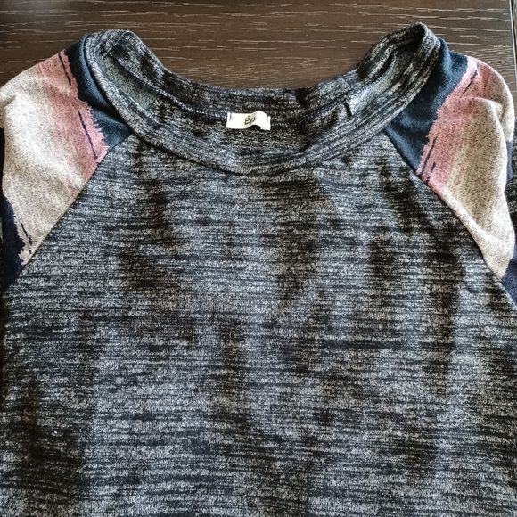 Striped Bishop Cuff Pullover Tunic - Picture 4 of 5